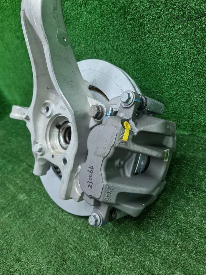 Кулак поворотный левый Lixiang L9 (2022-н.в.)