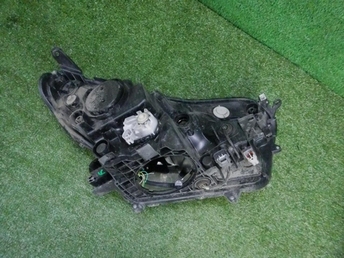 Фара левая Toyota Rav 4 CA40 (2015-2019) LED