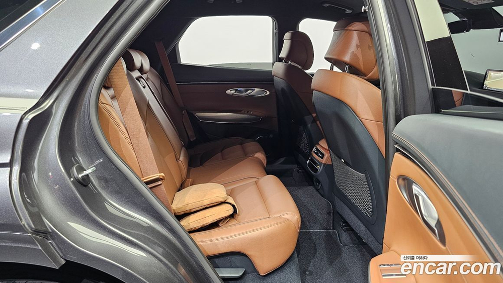 Genesis GV70 2.5T Бензин 2WD (03.2021)