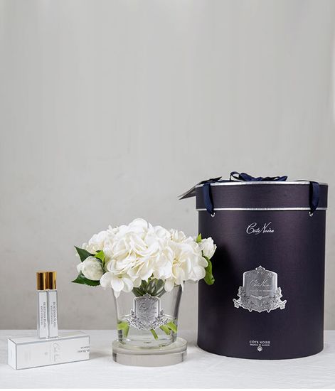 Белые гортензии с бутонами роз, Cote Noire