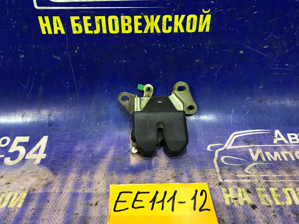 Замок багажника TOYOTA COROLLA 1999