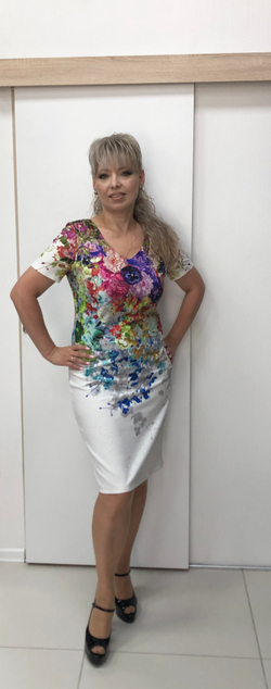 Нарядное, яркое летнее платье