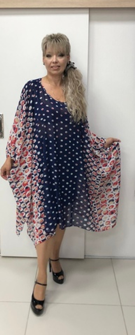 Синяя туника-пончо с бело-красным изображением