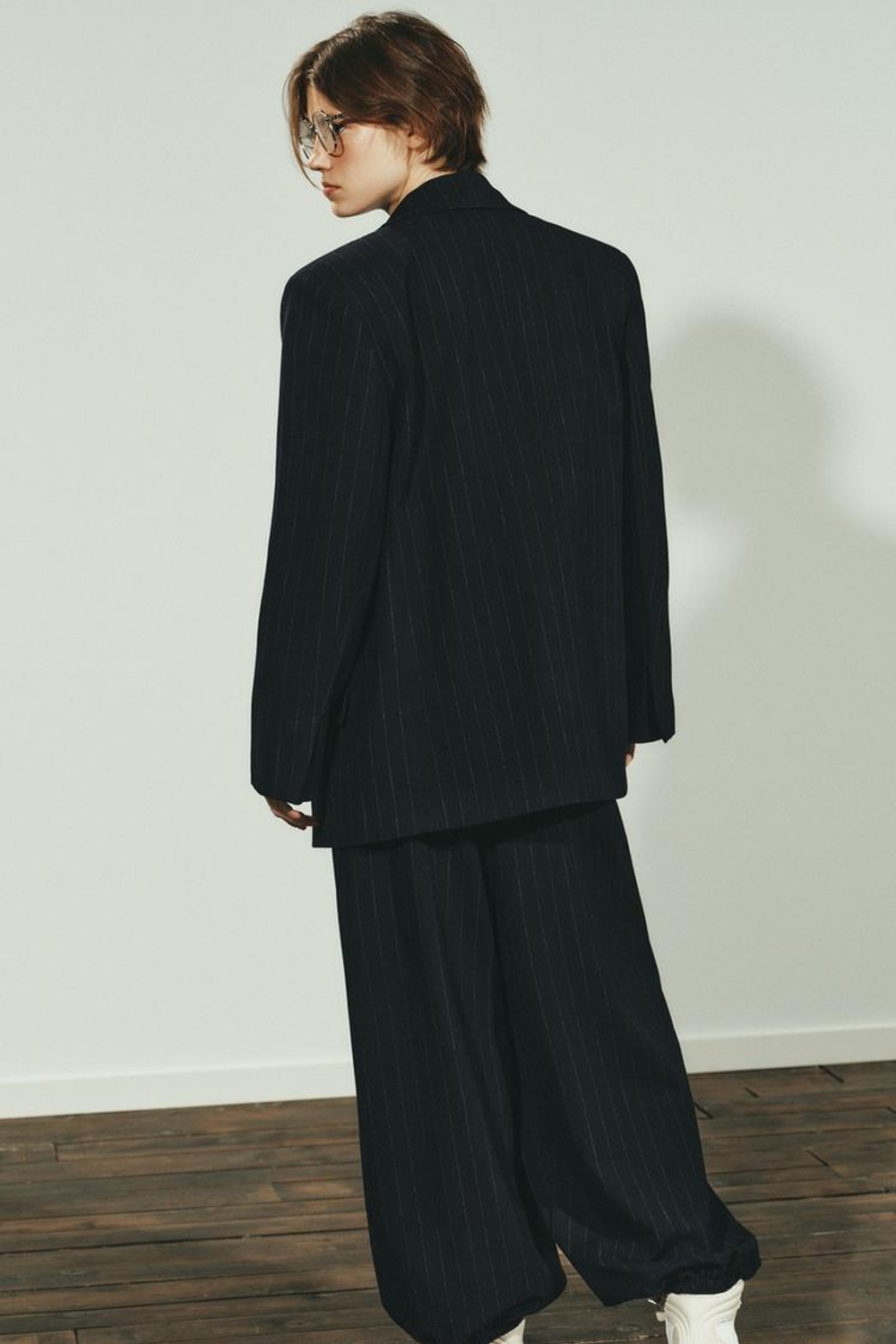 ZARA БЛЕЙЗЕР В ТОНКУЮ ПОЛОСКУ С КАРМАНАМИ, МОРСКОЙ СИНИЙ