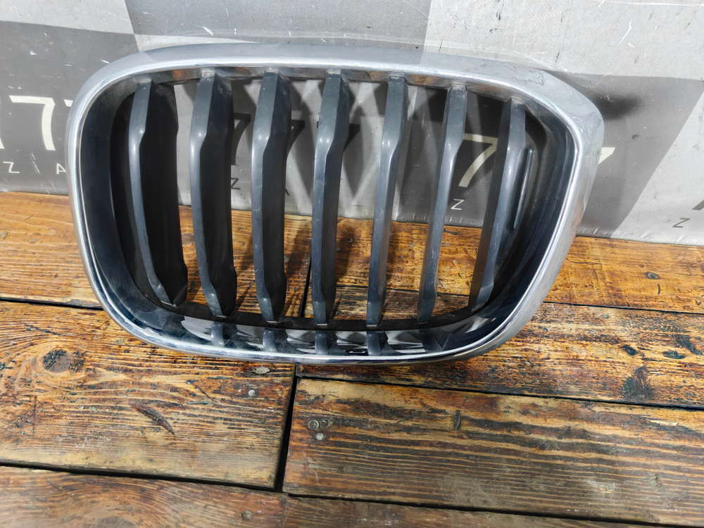 Решетка радиатора левая BMW X3 (G01) 17-21 Б/У Оригинал 51137397465