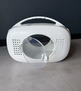 Переноска для дом. животных Чистый котик с двумя прозрачными дверьми и окошком, белый, XDB-4679