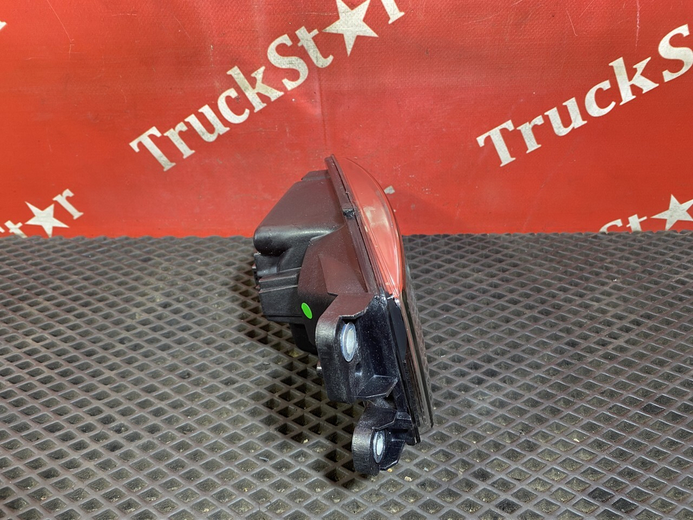 Фара противотуманная левая