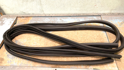 Уплотнители передних дверей Лада 4х4/Нива Легенд (к-т: 2 шт)