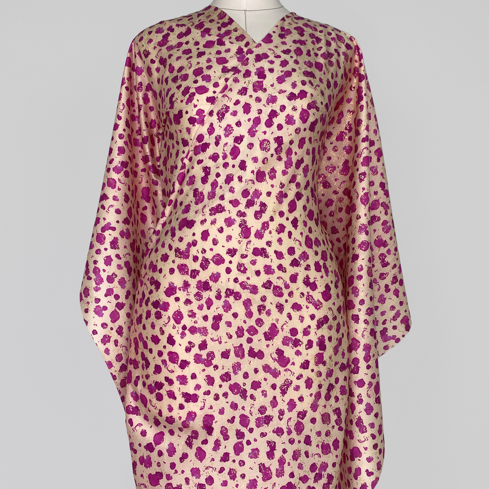 Тонкий хлопок малиновый леопард на бежевом и металлизированным принтом