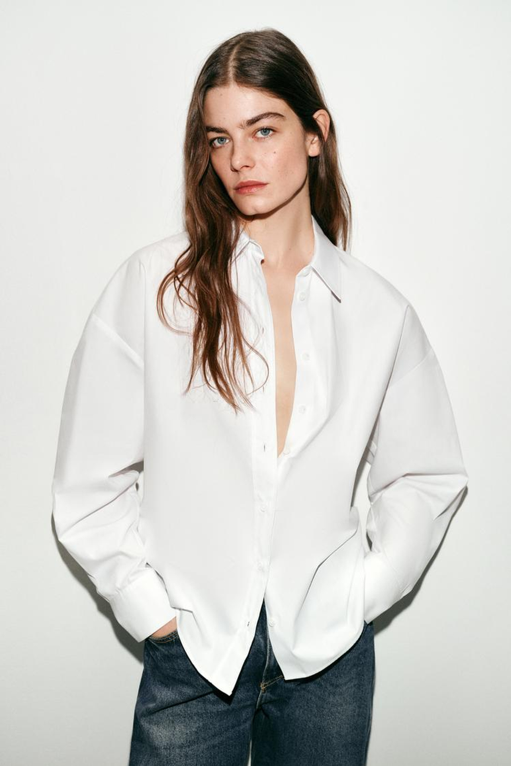 ZARA РУБАШКА ИЗ ПОПЛИНА С ЗАЩИПАМИ НА СПИНКЕ, БЕЛЫЙ