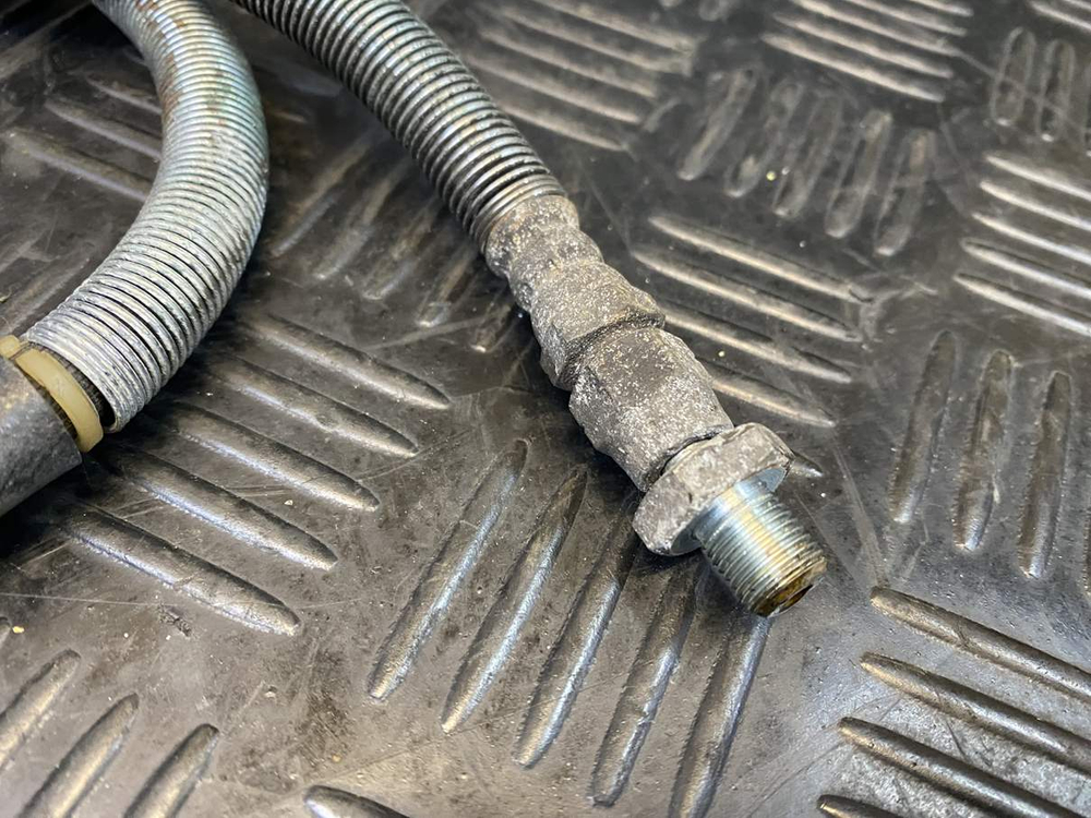 Шланг переднего тормоза Suzuki Intruder VS750 VR51A