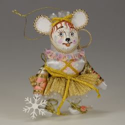 Ёлочная игрушка "Мышка со снежинкой"