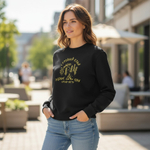 Свитшот укороченный с вышивкой "Суровый край"