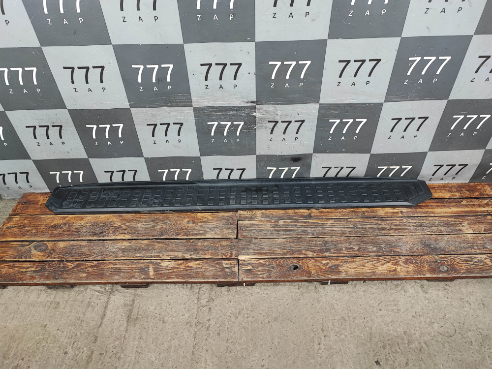 Накладка порога правого Toyota Land Cruiser Prado 250 23-нв Б/У Оригинал 517716A220