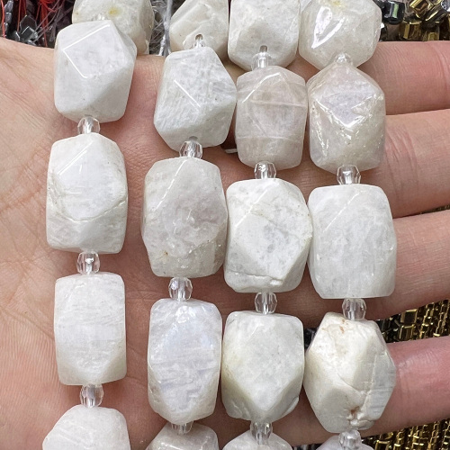 Лунный камень бусины 13х18/22 мм, крупная грань, нитка 38 см