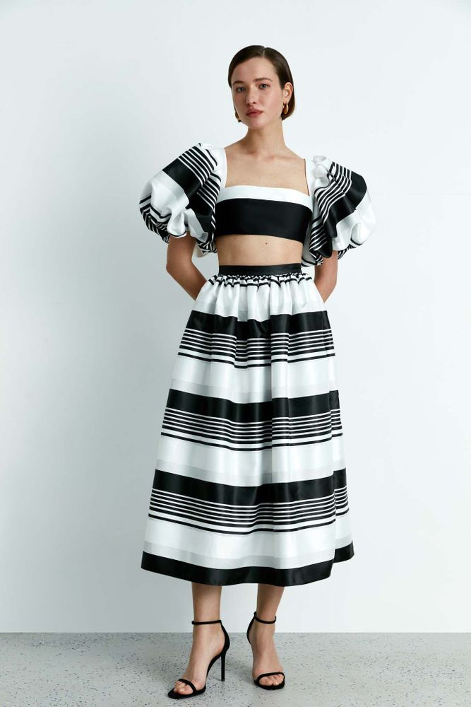 Пышная юбка миди из атласа