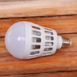 Лампа LED антимоскитная светодиодная 15Вт Е27