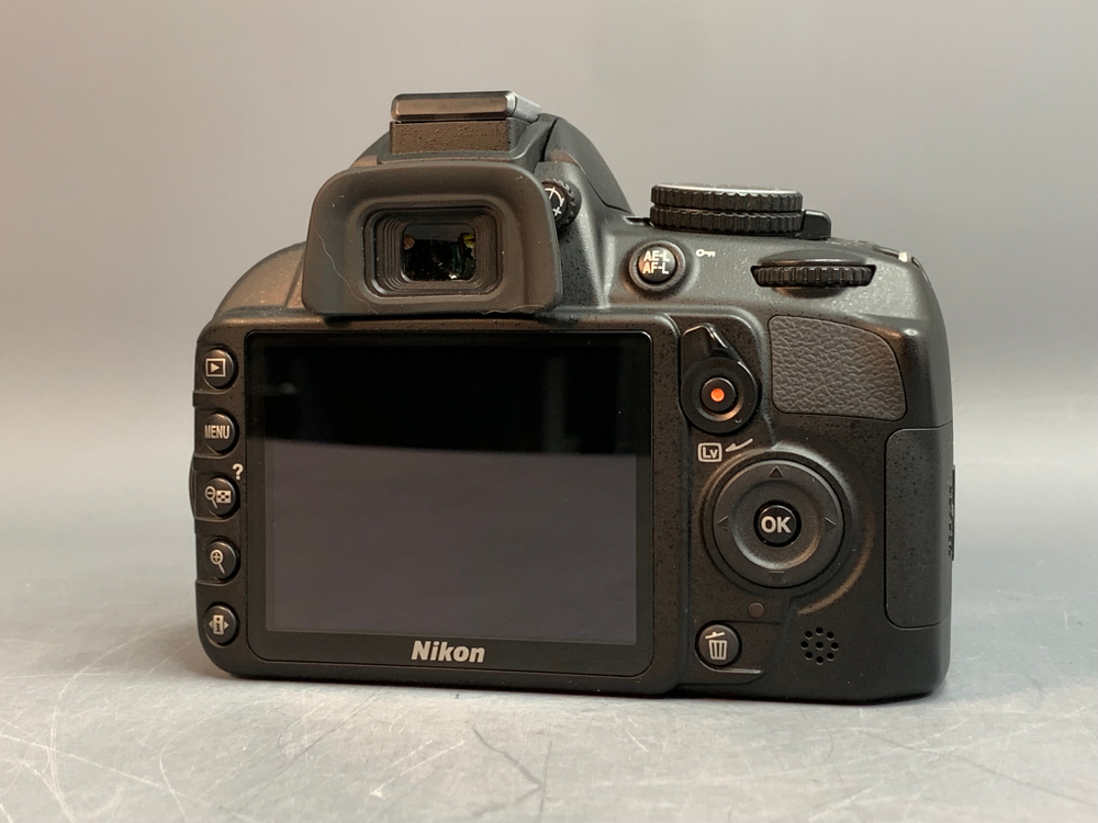 Nikon D3100 Kit 18-55mm 564 кадров