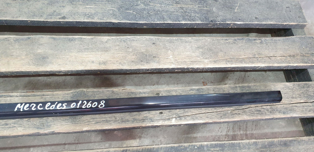 Молдинг двери передней правой Mercedes E (W213) 16-нв Б/У Оригинал A2137209604