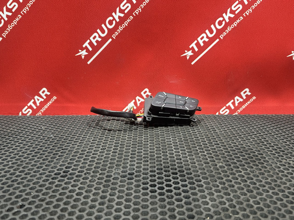 Блок кнопок на руле правый 2023г.