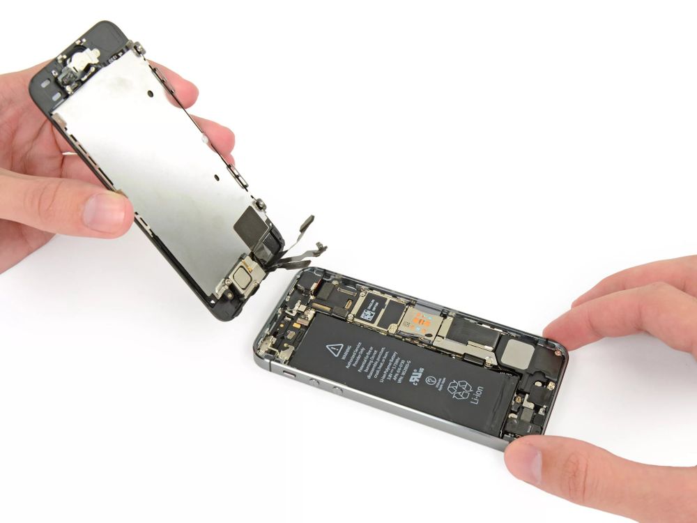 Замена дисплея iPhone 5s/SE