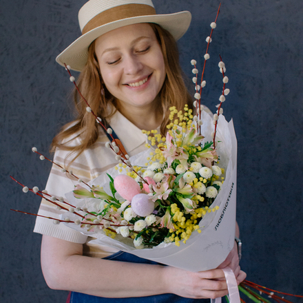 161. Весенний пасхальный букет с мимозой и веточками вербы