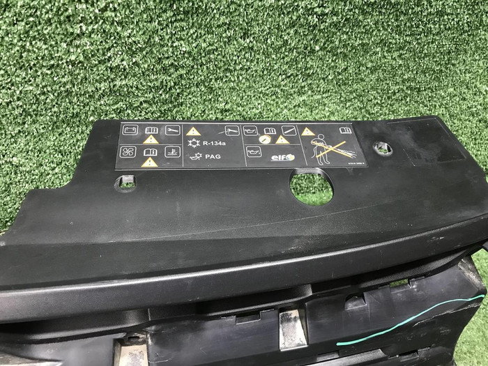 Решетка радиатора Renault Duster 1 (2015-2021)