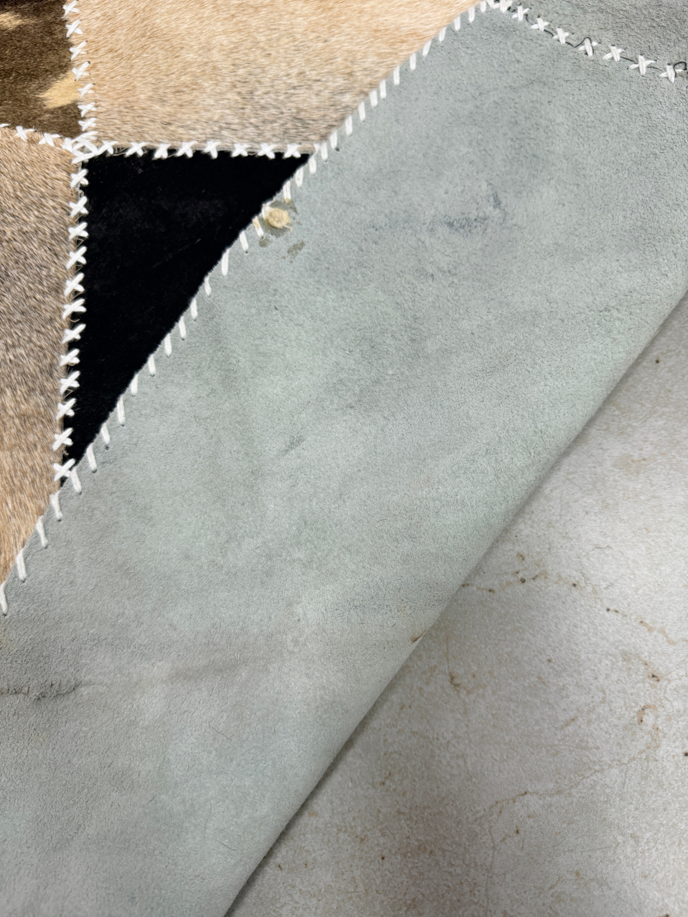 Ковер круглый натуральный на пол / Телячья шкура / 200 см