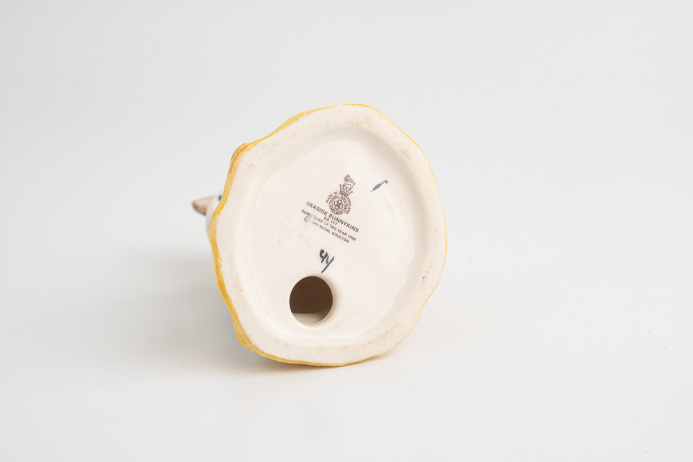 Коллекционная статуэтка «На пляже» (Seaside Bunnykins)