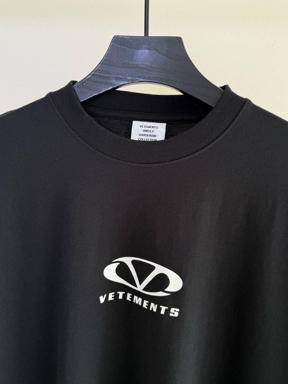 Футболка Vetements