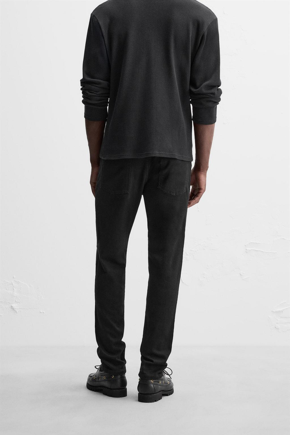 Джинсы slim fit