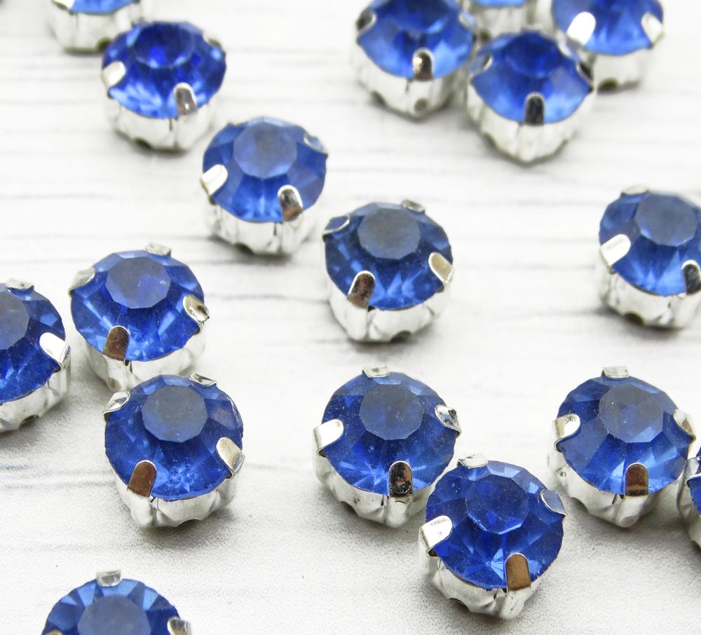СЦ006НН88 Хрустальные стразы в цапах (шатоны), цвет: св-голубой (серебро), размер: 8х8 мм, 15 шт.