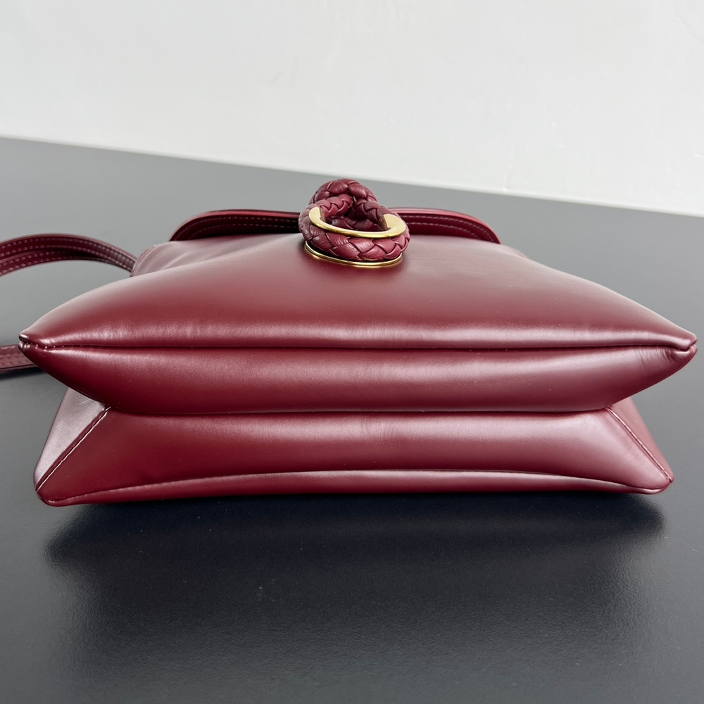 Bottega Veneta Baby Liberta 24 cm