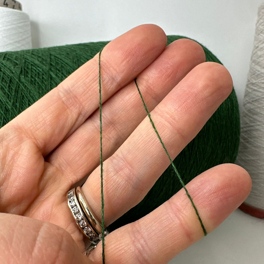 ACADEMY - Loro Piana; 50% кашемир, 50% шелк; 1400м/100гр, (2/28); col.Verde Bandiera, цвет: зеленый изумрудный