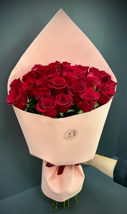 25 красных роз