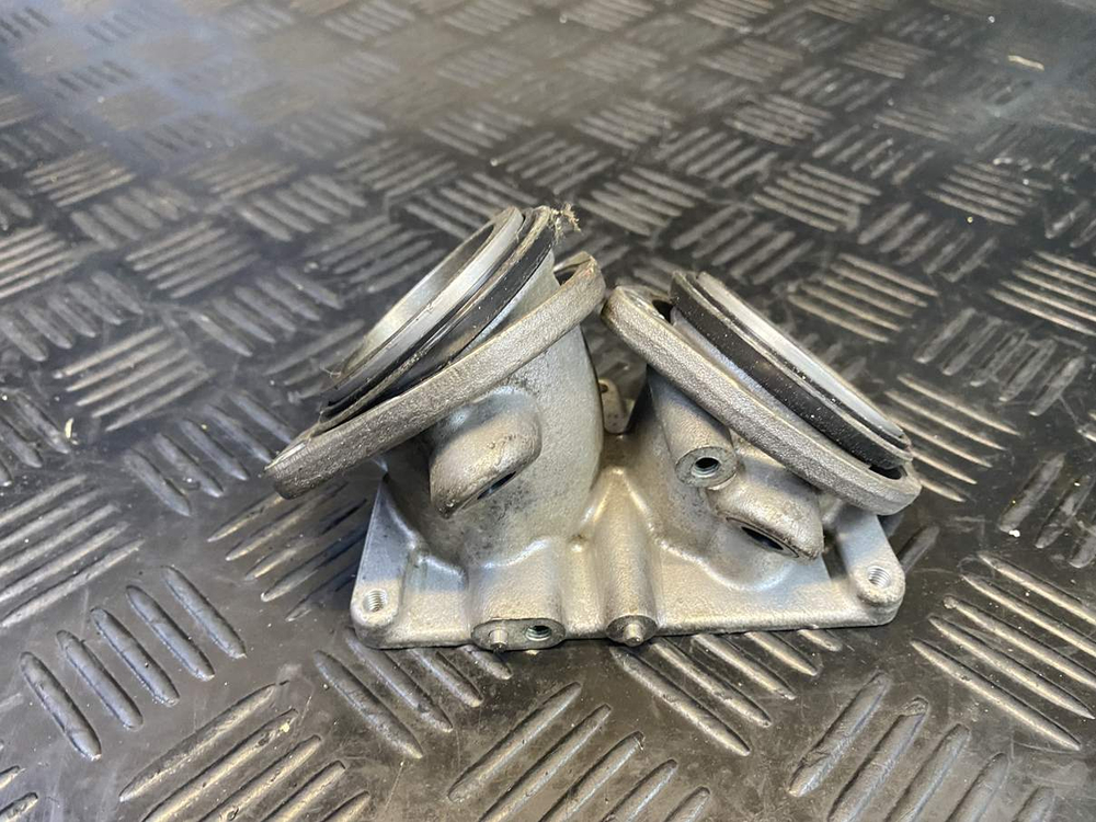 Патрубок впускной Yamaha TDM900 RN08 2002