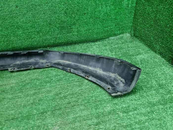 Юбка переднего бампера Maserati Levante (16-20)