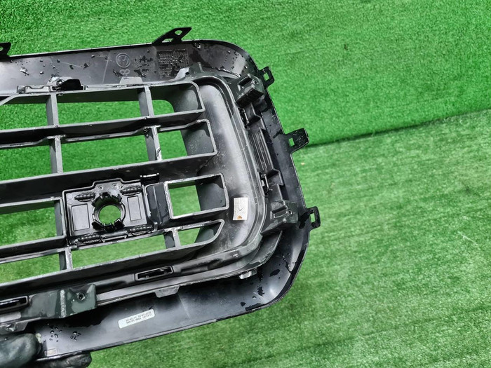 Решетка перед. бампера VW Touareg 3 (18-23) R-line