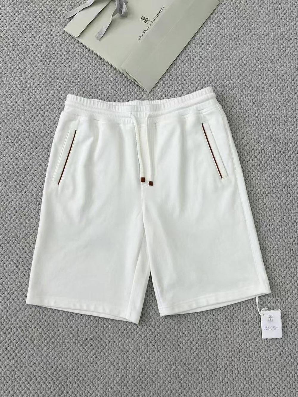 Летний костюм Brunello Cucinelli