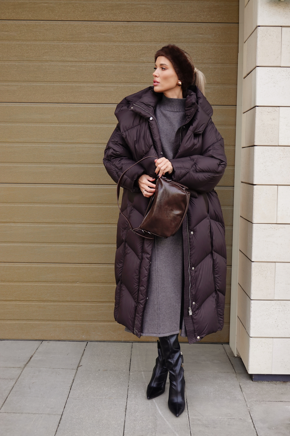 Пуховик удлиненный с капюшоном-шарфом