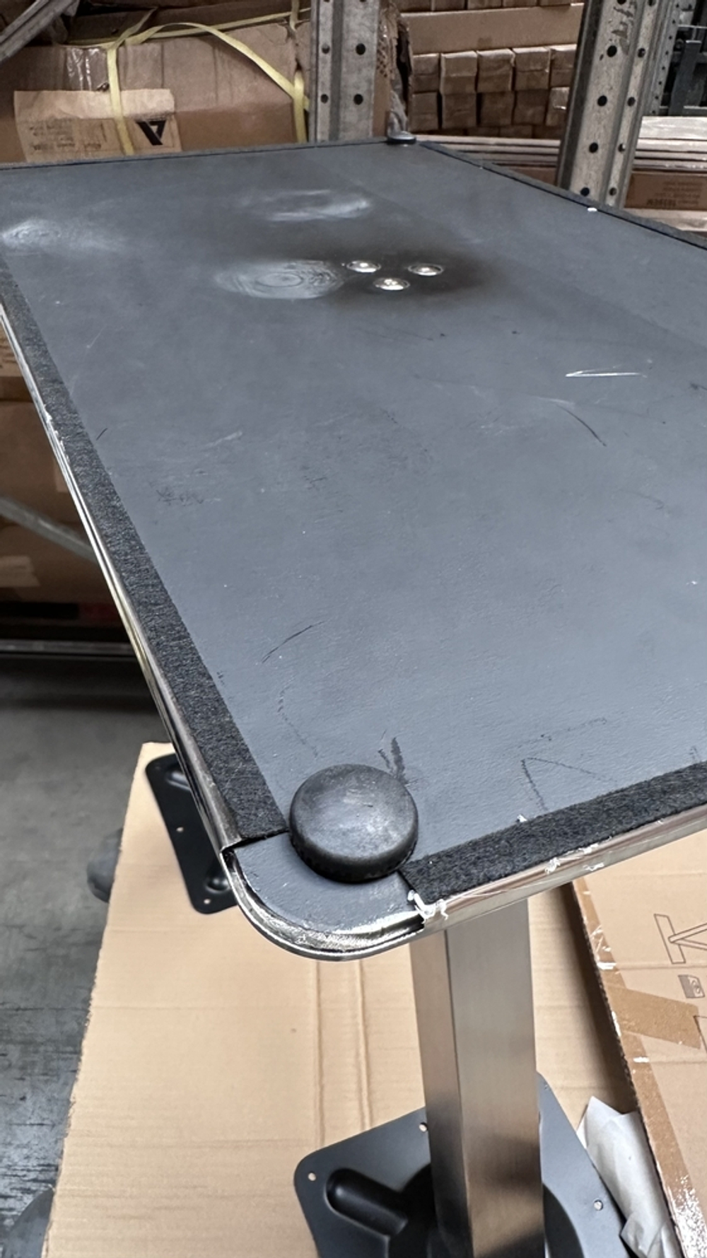 Подстолье стальное 1048EM