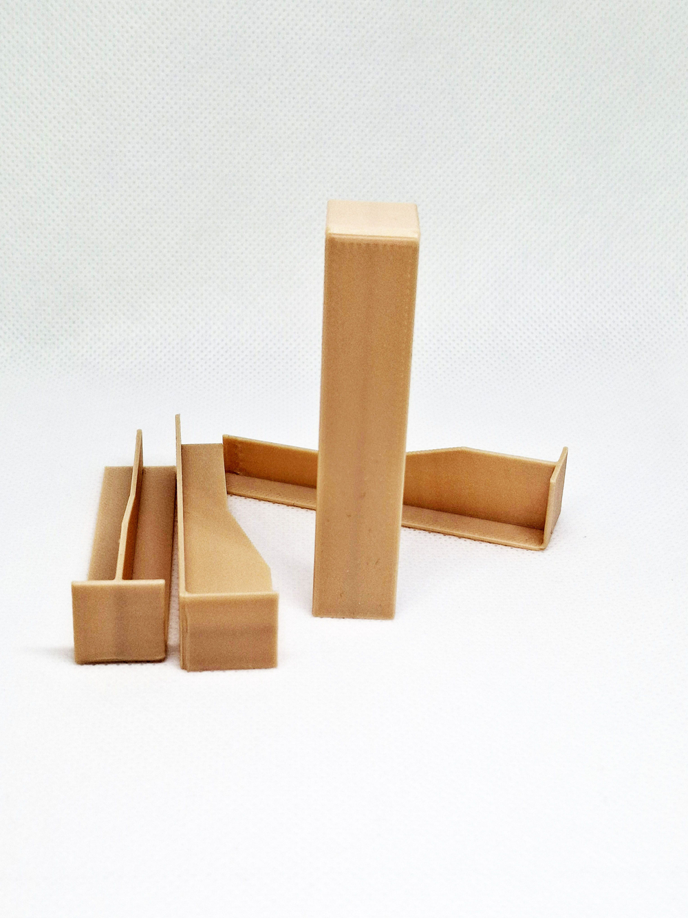 Соединитель для плинтуса 70x12 мм, белый пластиковый - 4 шт.