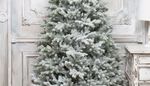 Заснеженная елка с гирляндой «Алтайская» холодный свет (Литая) 210 см / 2,1 м