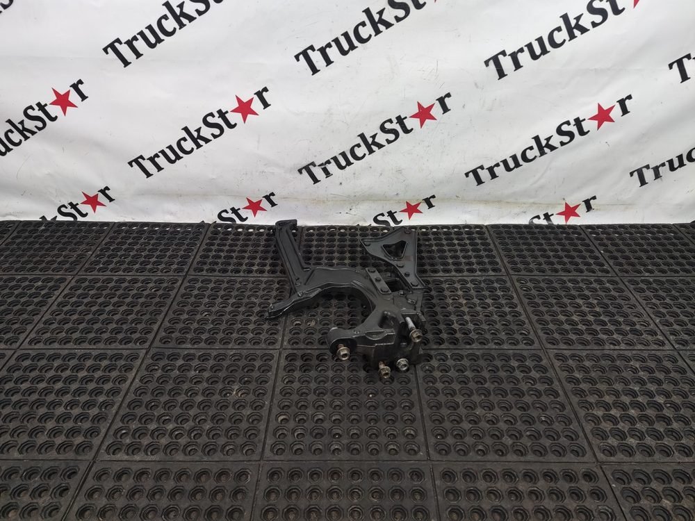 Кронштейн корпуса воздушного фильтра 2020