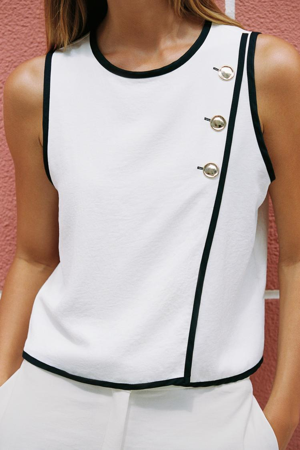 ZARA ТОП С КОНТРАСТНОЙ ОТДЕЛКОЙ, ЭКРЮ/ТЕМНО-СИНИЙ