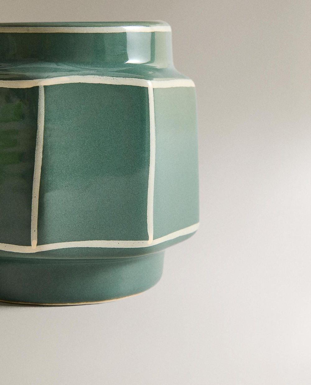 Zara Home - Ароматическая свеча musk linen, 180 г