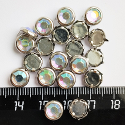 Клепки декоративные 8мм (20 шт) с цветными кристаллами, под серебро, с цапами, для рукоделия.