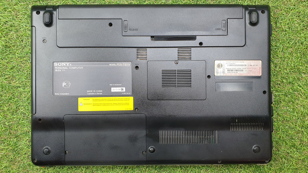 НОУТБУК SONY i3/4 Gb/ HD 5000 1 Gb