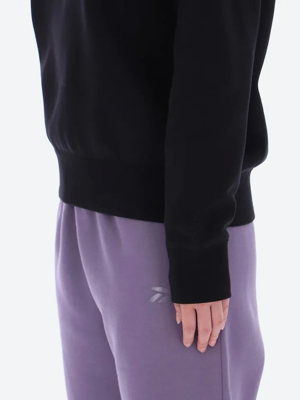 Толстовка женская REEBOK ABIGAIL TONAL SATIN CREWNECK SWEATSHIRT