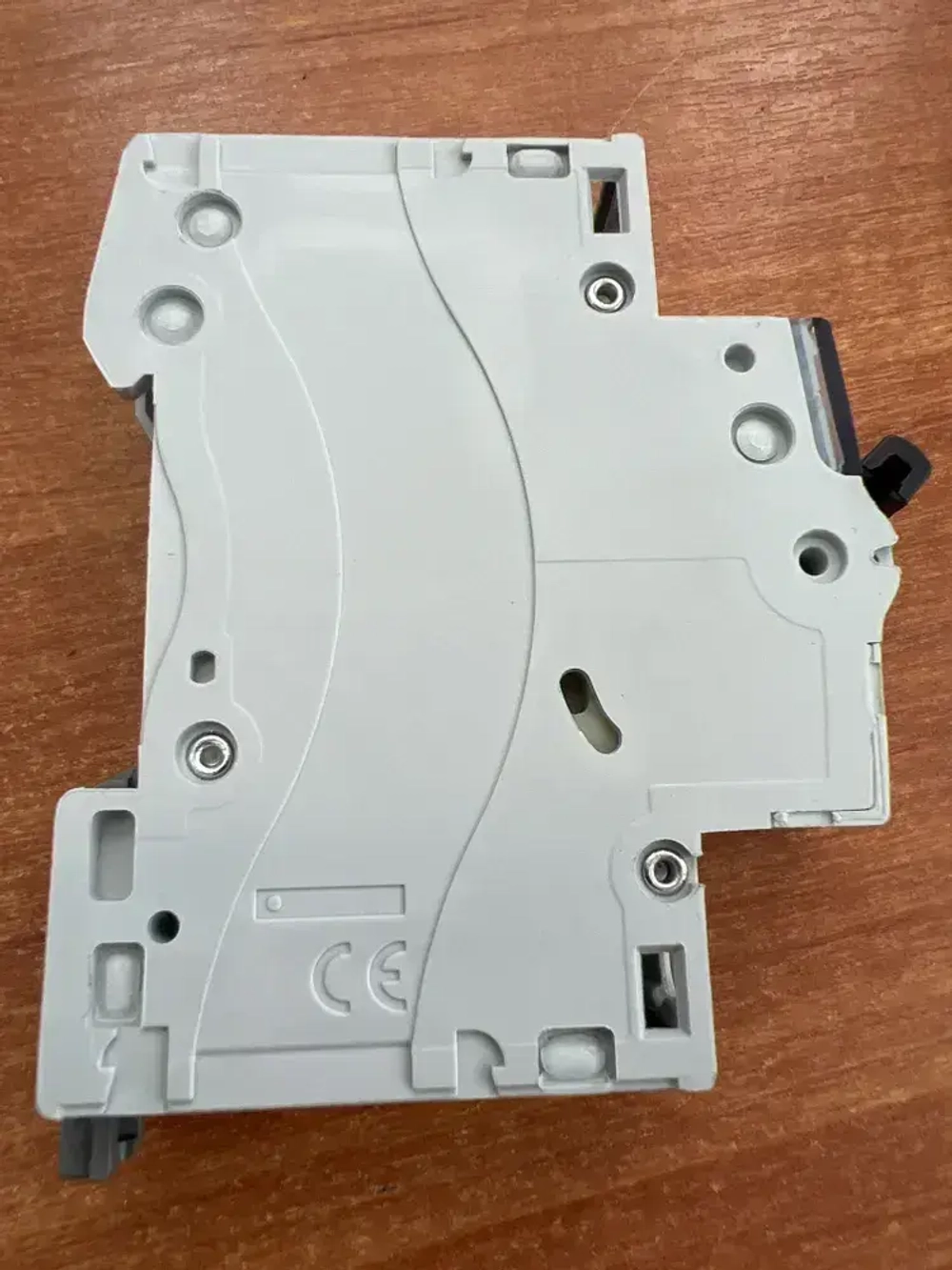 LEGRAND Выключатель автоматический однополюсный 16А C TX3 6кА (404028)